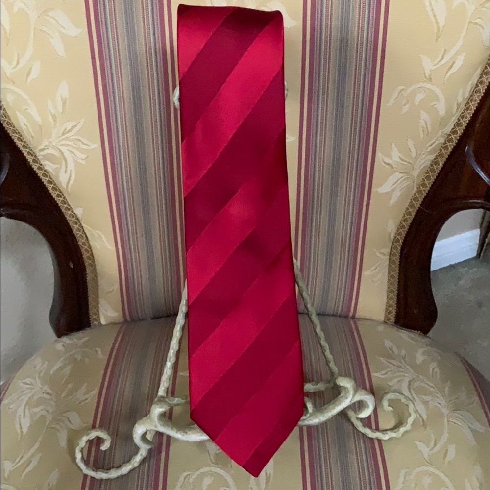 DONALD J. TRUMP SIGNATURE COLLECTION TIE
